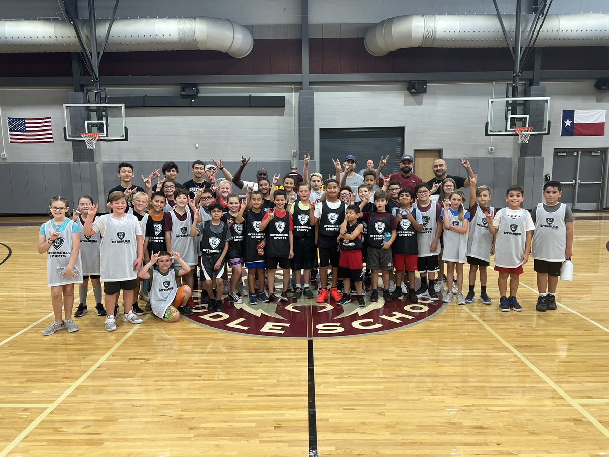 ComalFIT's tweet photo. The first game day of the 22-23 4th and 5th Grade Intramural Basketball season underway in all 5 feeder patterns! #ComalIMSports #EveryStudentConnected @cisdnews https://t.co/sSEWfJvtEa
