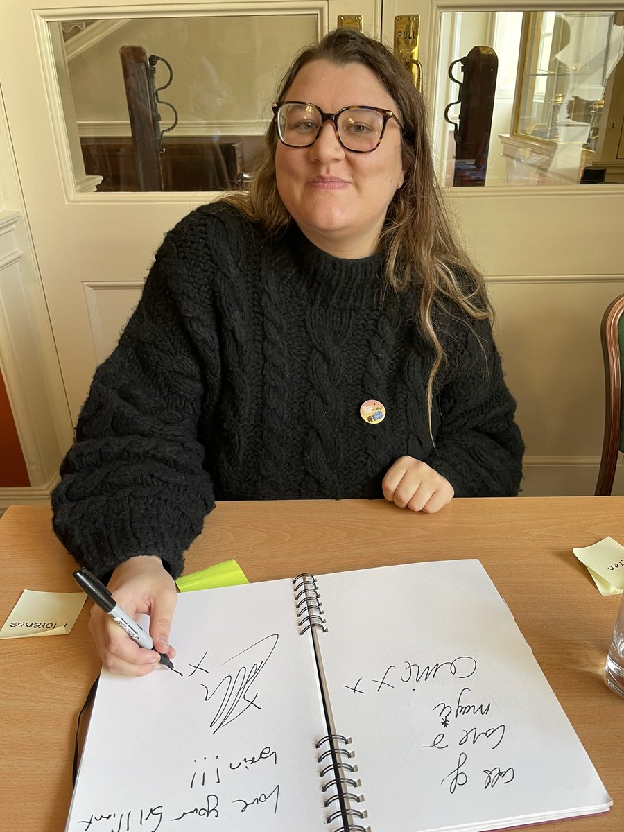 @TMHPrimary just wait til you see who’s been signing our Author Autograph Book! @BooksandChokers 
@theLucyStrange 
@Kiran_MH 
#JacquelineWilson
@bathkidslitfest