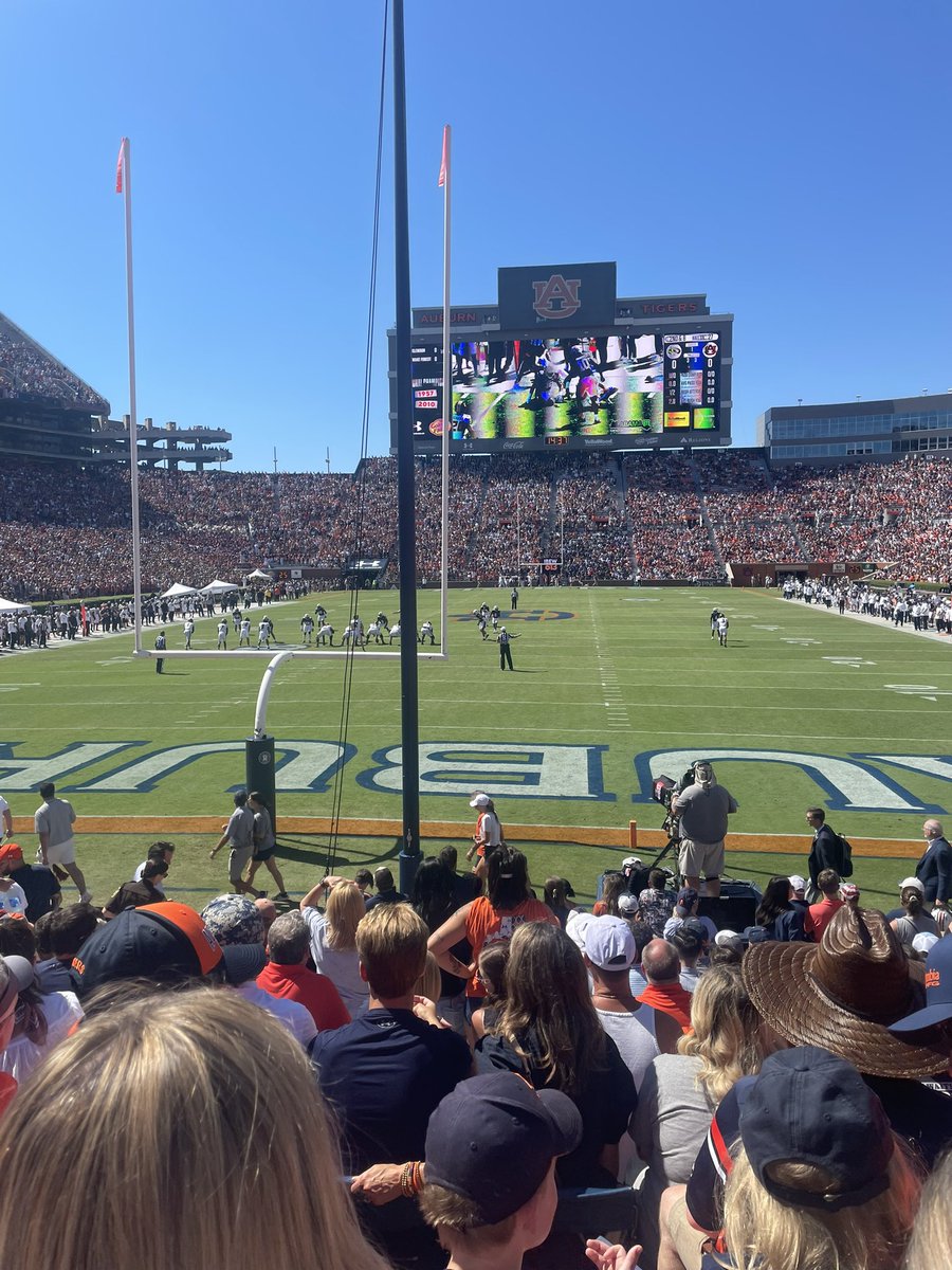 AnnePeck's tweet photo. Parents weekend 2022 @AuburnU #WarEagle https://t.co/7rP1SRJnTa