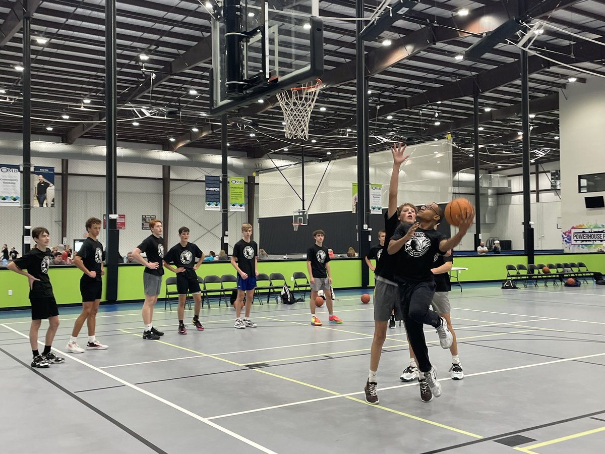 We are back at it! The inaugural future is now camp is underway at @417Athletics. @Organic_Ky and @YG_Lambo got us going and bringing the energy.