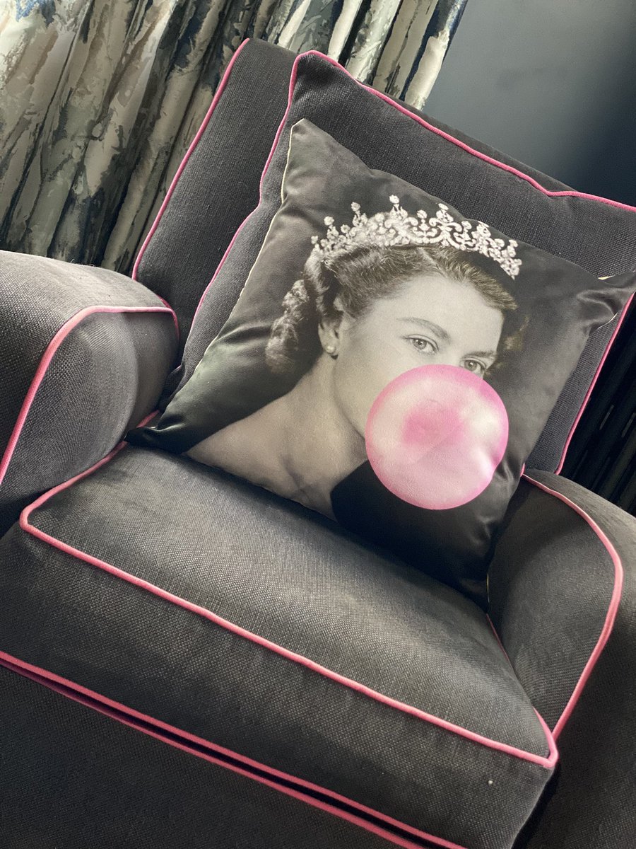 bookgiftblogger's tweet image. We love these #queencushions from @InkAndDrop #cushion #cushions #interiordesign #softfurnishings #contemporaryart
