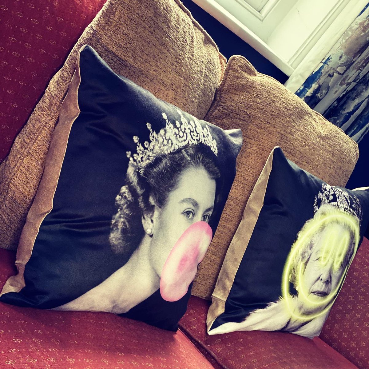 bookgiftblogger's tweet image. We love these #queencushions from @InkAndDrop #cushion #cushions #interiordesign #softfurnishings #contemporaryart