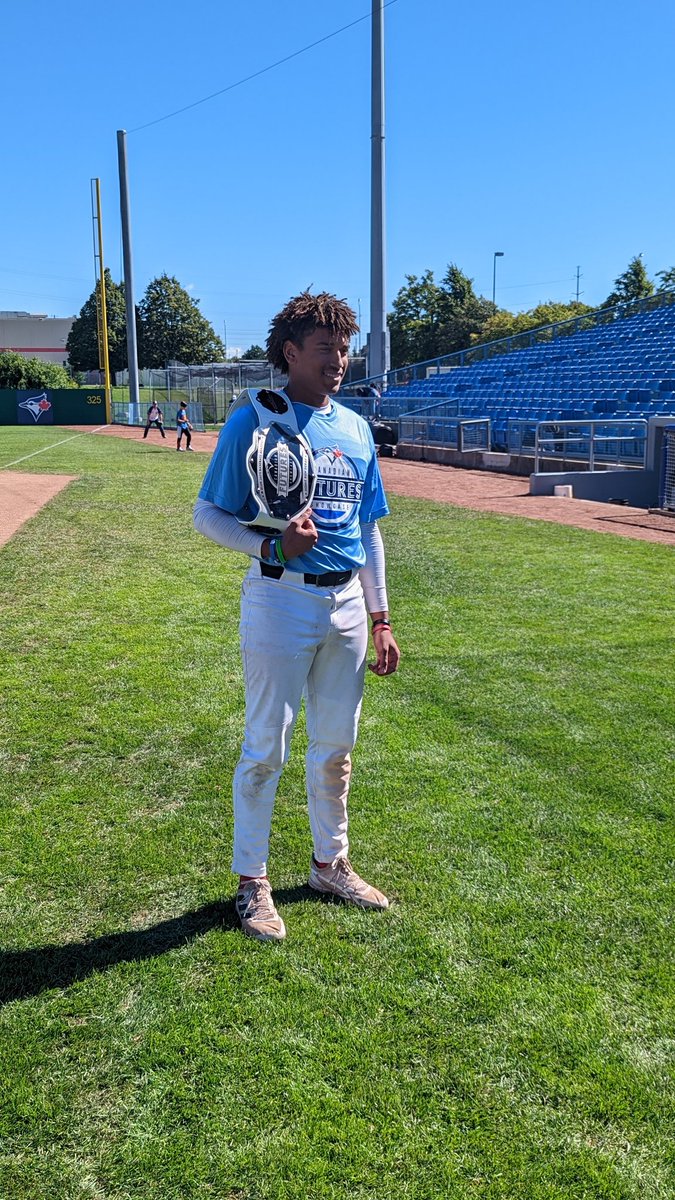 JNeginShecter's tweet photo. The Champ.
#TBJFutures #CDNBaseball #BlueJays https://t.co/bSdrmFPbCp