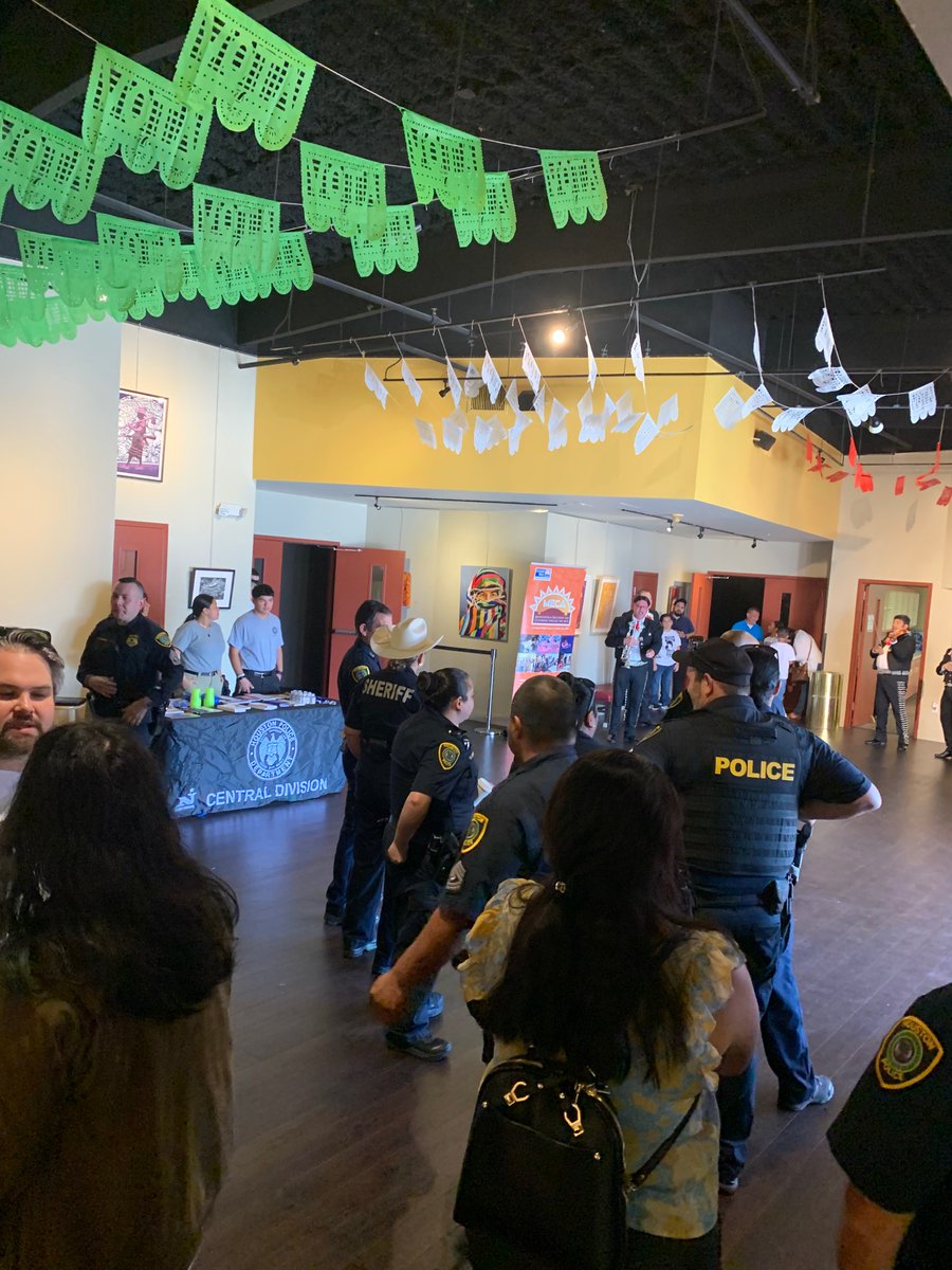 M0rganHPD's tweet photo. In honor of Hispanic Heritage Month join us at 333 S. Jensen Dr. Meet and greet with local law enforcement agencies while we collect donations for the Hurricane Fiona relief in Puerto Rico. #victimservicesdivision #houstonpolicedepartment #HispanicHeritageMonth2022 https://t.co/LOaDU2K0jY