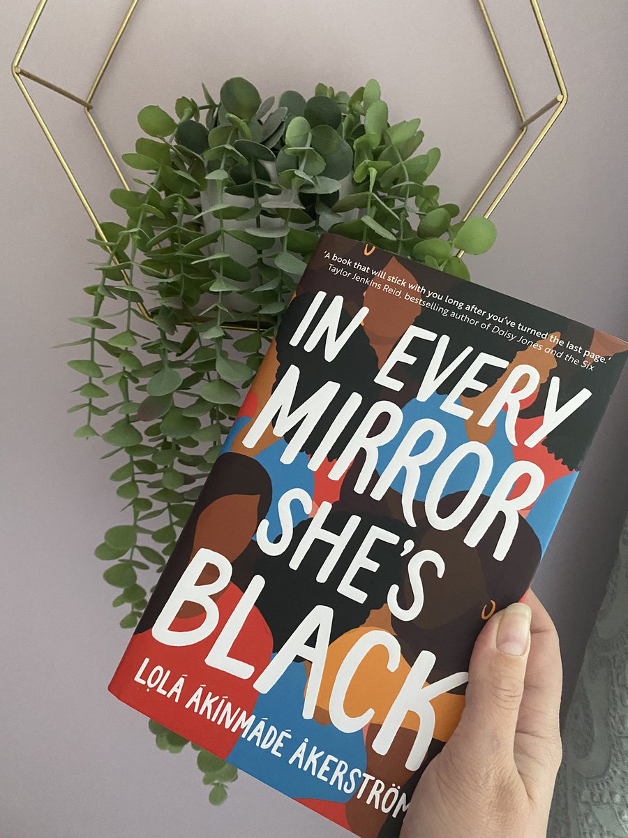 suzey_breckon's tweet photo. Time for a giveaway - this is a gorgeous signed copy by the amazing @LolaAkinmade. To be in with a chance of winning just follow me and retweet (tag a friend for an extra entry) 💕🎉 UK only. Closes 8pm 9th October https://t.co/MMrElZBuQj