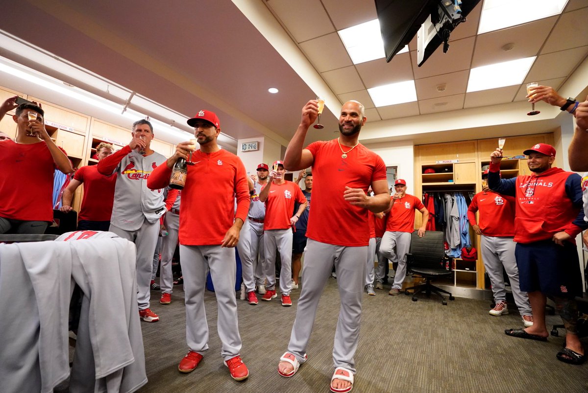 Cardinals's tweet photo. To 700 🥂 https://t.co/11UCQbFC0E