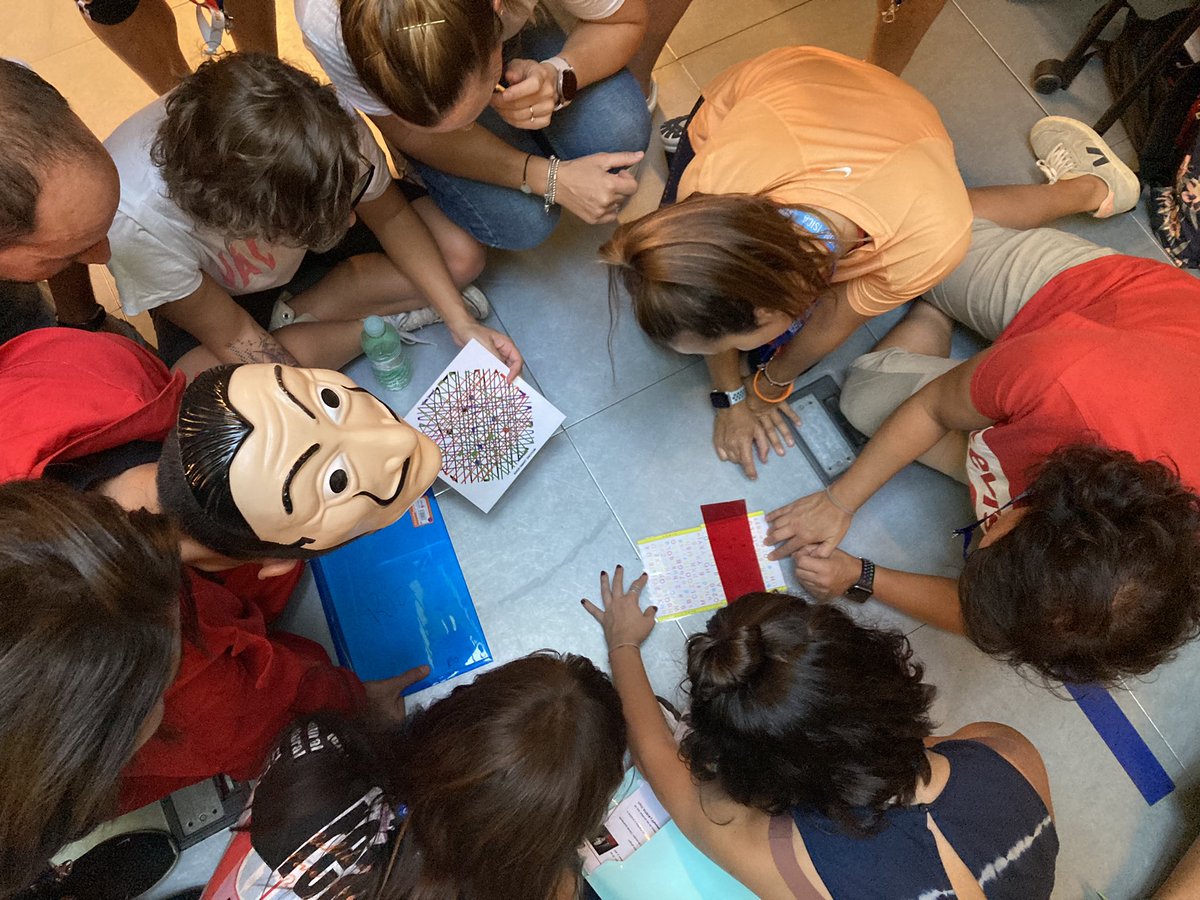 Casi lo tenemos… Tokio resolviendo el final de #lacasadepapef #CIEF22
