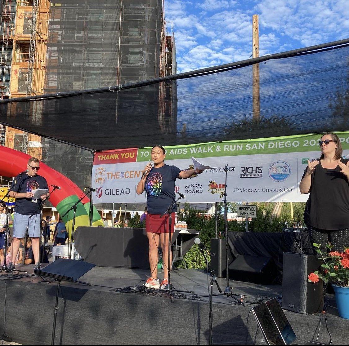 LGBTCenter's tweet photo. 🎶🧡 #AWSD opening ceremonies included a special performance by the @SDGayMensChorus and @cheersdextreme - amazing! #AIDSWalkSD https://t.co/0YHUEB6KlR