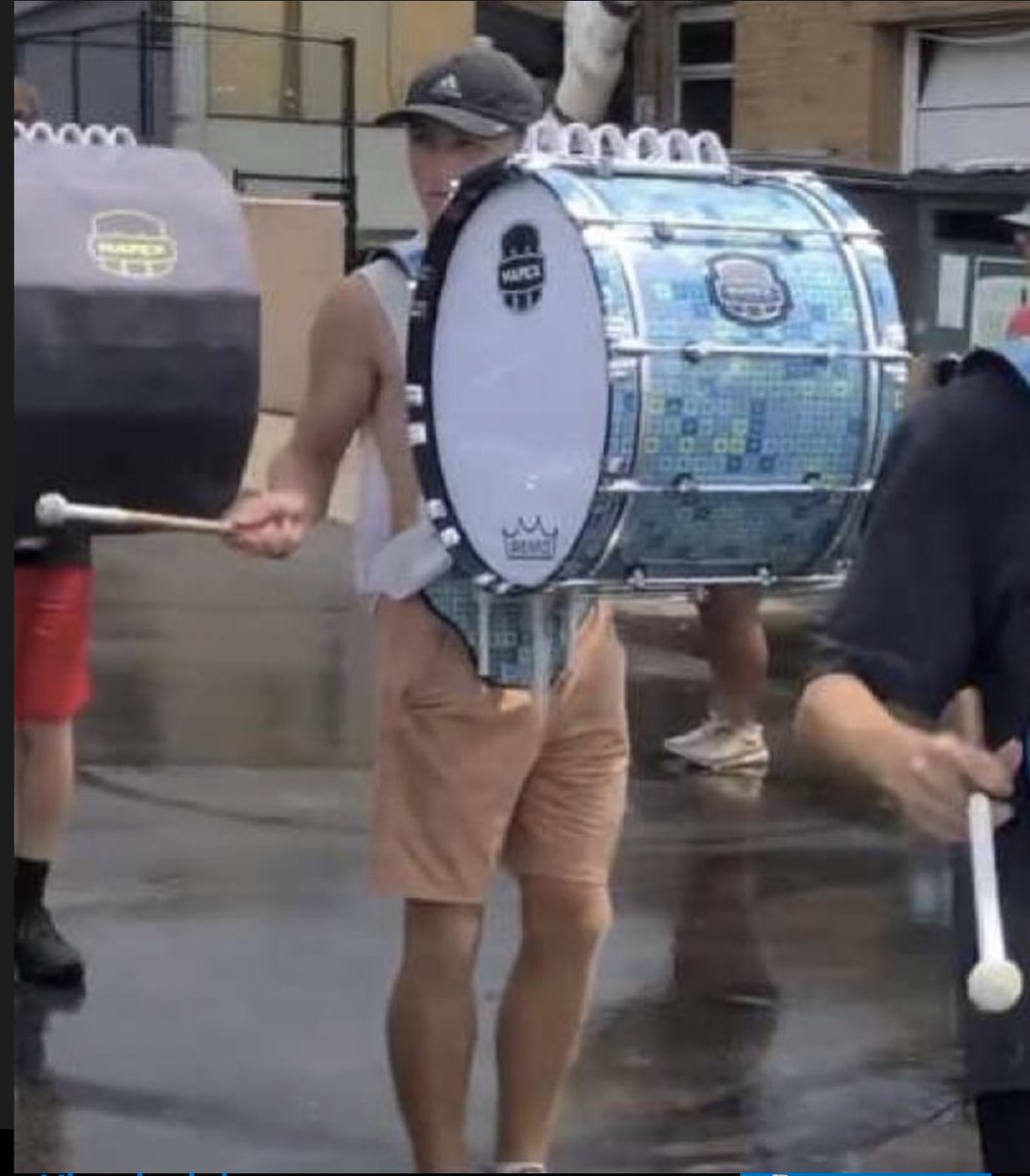 UNLBassline's tweet photo. Next up we have…
Cole Asche🫢
Bass: 2
Age: 20
Hometown: Columbus, NE
Favorite rudiment: Flam
Favorite poptart: brown sugar cinnamon https://t.co/baOEnB78x4