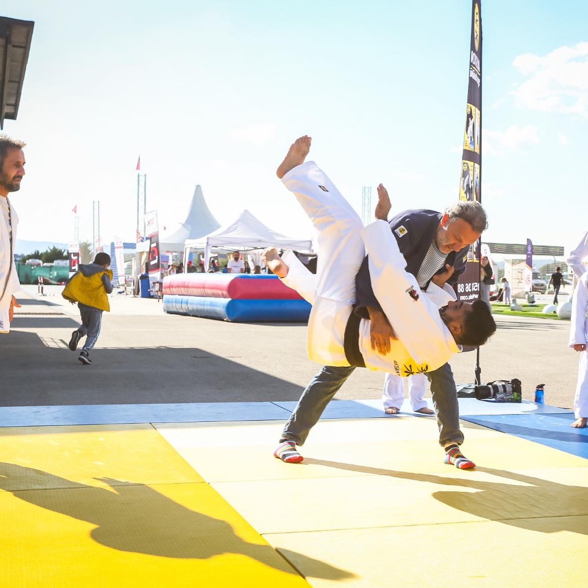 intercitypark's tweet photo. Birçok etkinliğe ev sahipliği yaptığımız V Weekend festivalimizde judo da ilgiyle takip edildi.🥋
#intercitypark #vweekend #istanbul https://t.co/WcconIXYgK