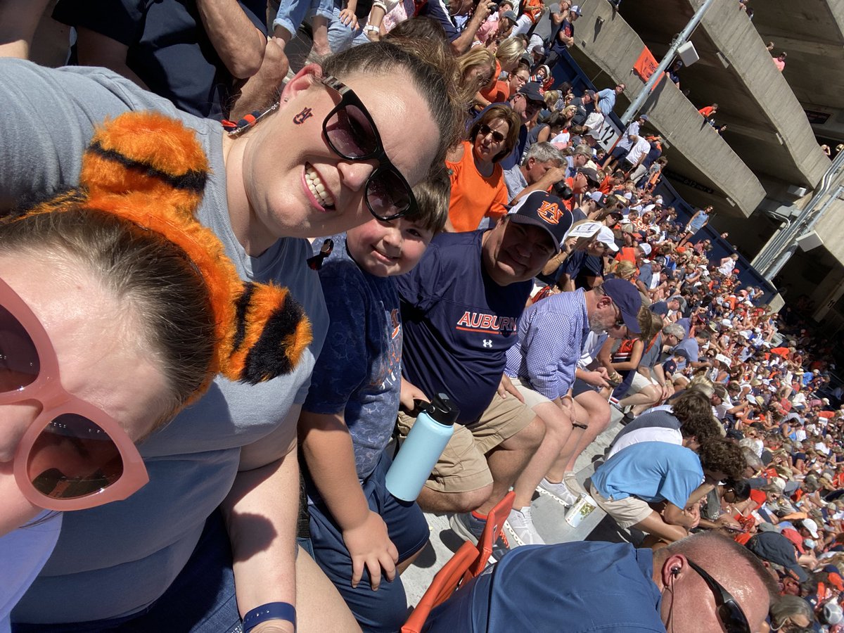 enbrownie's tweet photo. #WarEagle #Homecoming2022 https://t.co/EZ4dVJWhKI
