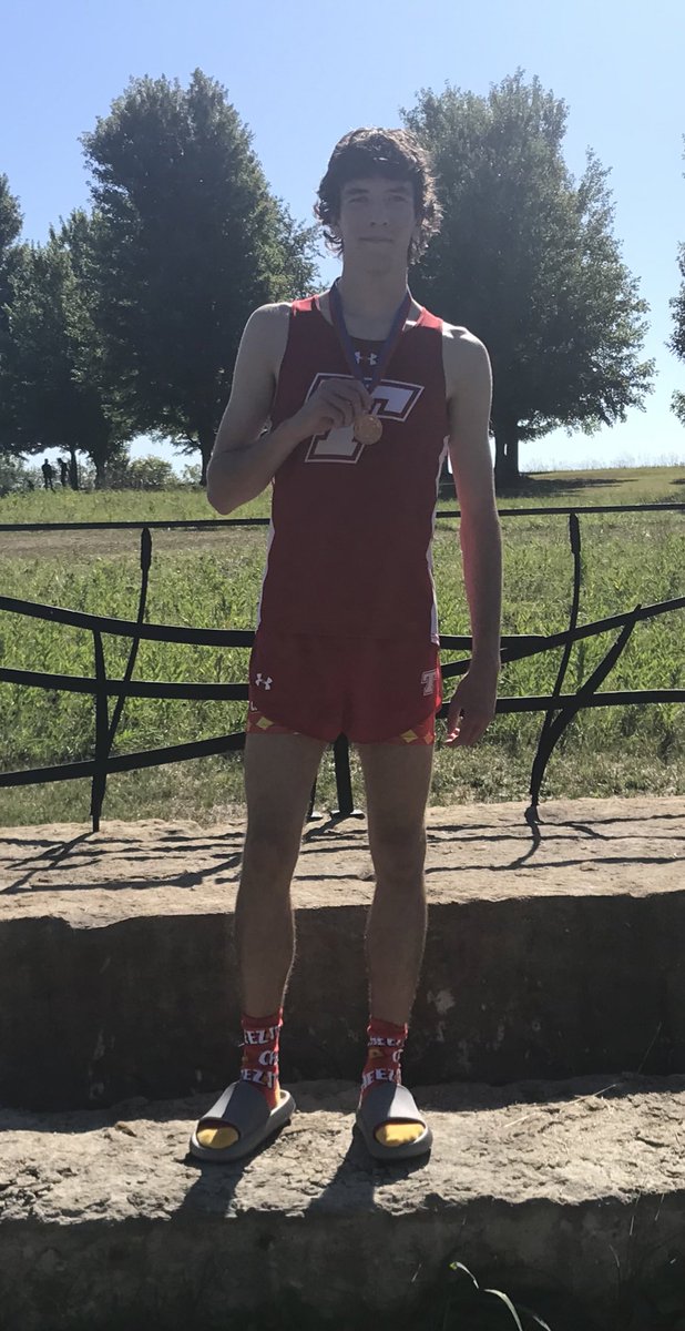 Tonganoxie XC tweet media
