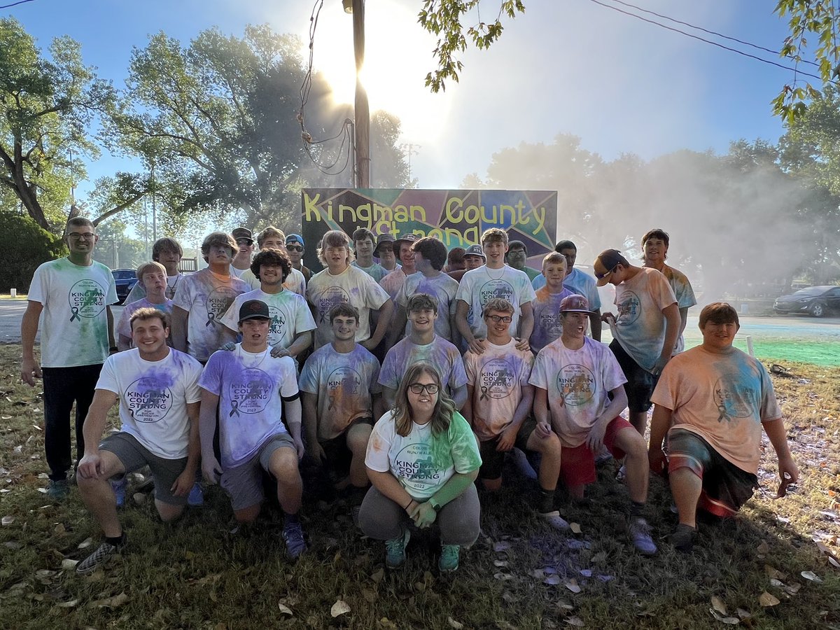 FootballKingman's tweet photo. This group moved to 4-0 last night then woke up early to help with the Suicide awareness and prevention color run. Proud is an understatement. #FTA https://t.co/mudYr8lpd0