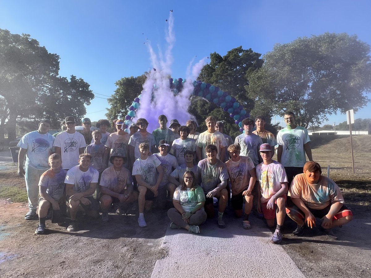 FootballKingman's tweet photo. This group moved to 4-0 last night then woke up early to help with the Suicide awareness and prevention color run. Proud is an understatement. #FTA https://t.co/mudYr8lpd0