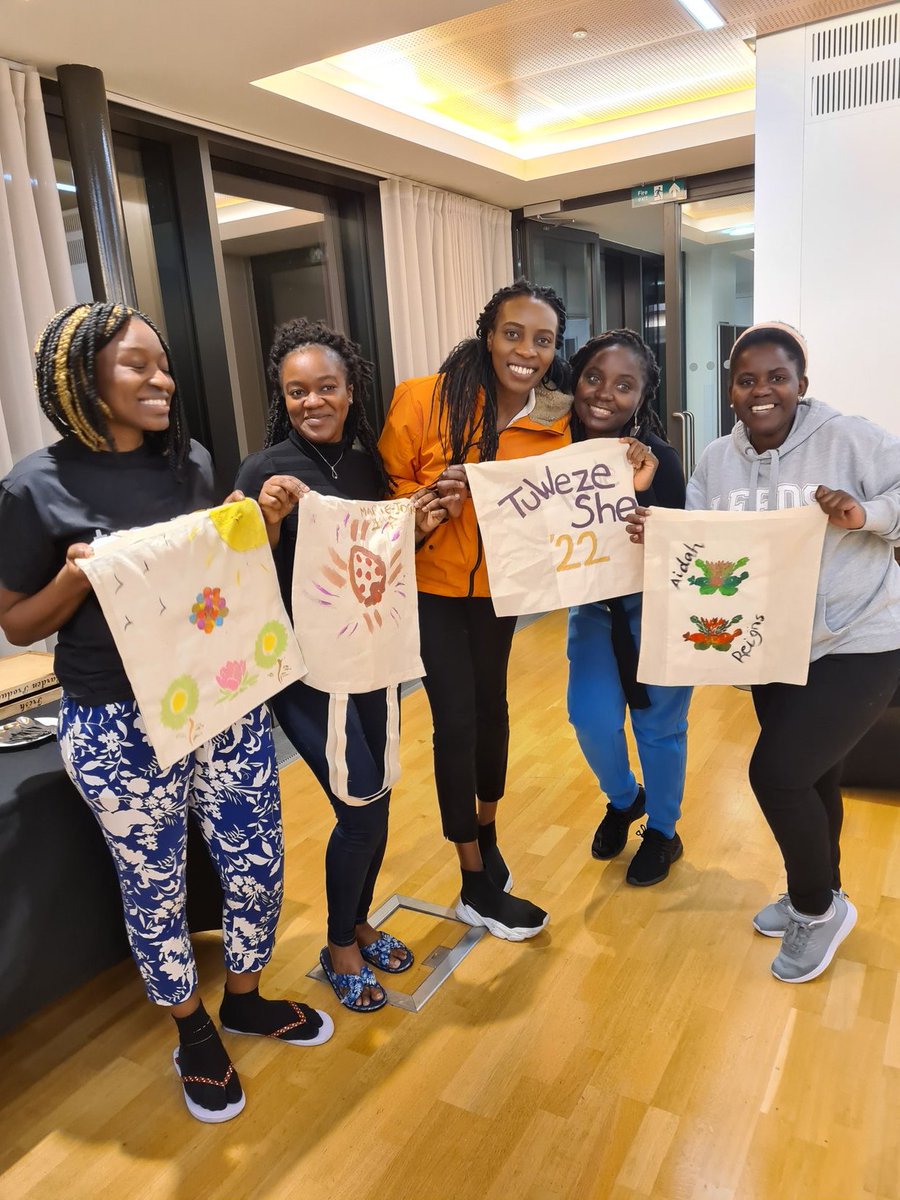 Naayosuwa's tweet photo. Today @FORWARDUK our Tuwezeshe young women's leadership training stated with a self care session. Talking about burnout resilience &amp; wellbeing. Very excited to see passionate and truly committed young women who are gearing to give back &amp; tackle #VAWG &amp; #Rights. https://t.co/5JwsGQTWn0