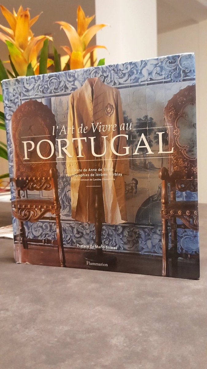 sylvie_das's tweet photo. Préface par Mário Soares, ce livre constitue un "excellent itinéraire pour une connaissance approfondie" du pays https://t.co/3yr4gkwWbe