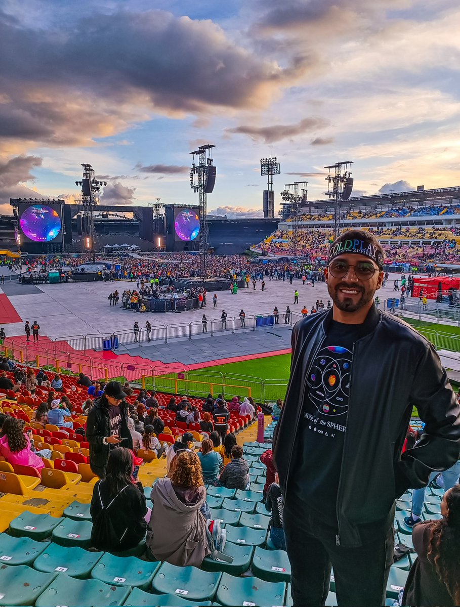 DSBertel's tweet photo. Un fin de semana músical, Inolvidable!Gracias @coldplay @DUALIPA #Music #ColdplayColombia #FutureNostalgiaTour 🪐🌔🌌🌠🎆 https://t.co/Z14yzM86Iz