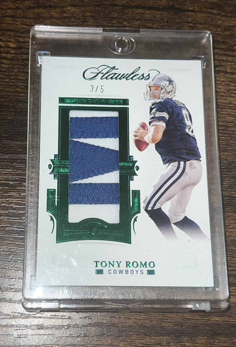 🚨 GRAIL SALE W/ PAPAS PULLS 🚨 Tony Romo Emerald Jumbo Patch to /5! 🔥 NASTY game worn patch 🔥 Out of a ‘21 Panini Flawless box iykyk💰 DM OFFERS 🗣 #NFL #NFLTwitter #Panini #Sports #TradingCard #Collectibles #TheHobby @sports_sell @HobbyConnector