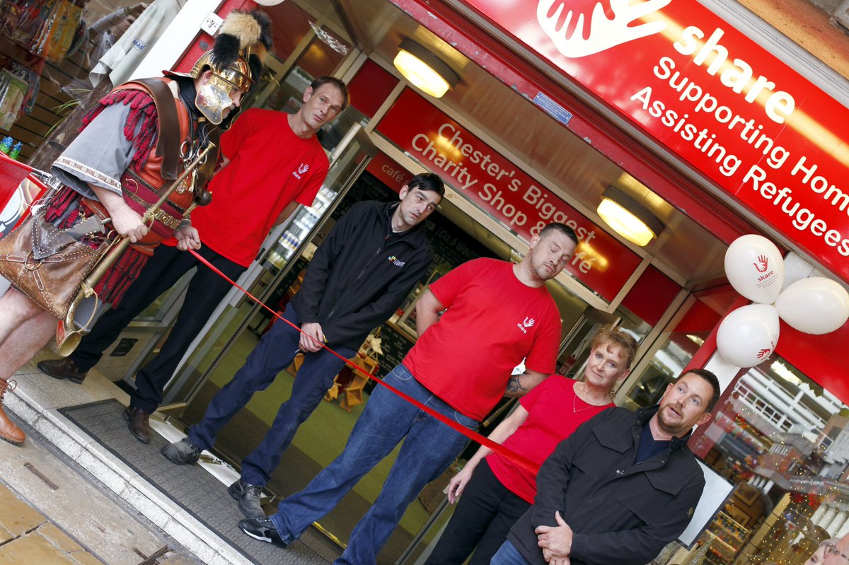shareshopsuk's tweet photo. Over 200 people, 165 sales and £2,500 in the till to help people who are homeless and or refugees, #TeamShare nailed it today 👊🏻 huge thanks and credit for these pics to Jeff Price 👏🏻 https://t.co/NvUg313MNo