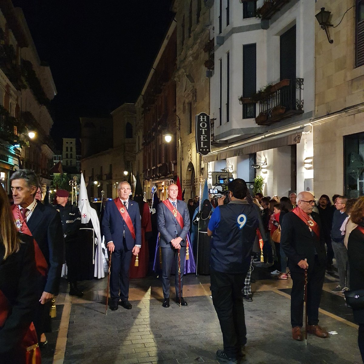 LeonAyto's tweet photo. La corporación municipal, cierra la Procesión
#33encleon https://t.co/99sBx3PpUT