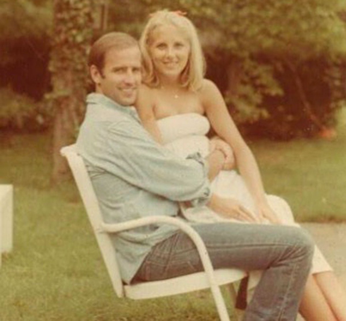 kgroeninger's tweet photo. @JesseKellyDC A baby sitter and a teacher. Every school boys fantasy https://t.co/QlNZqgjiO6