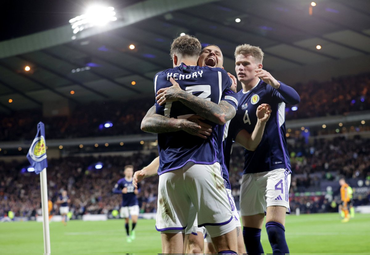 🔥 Escocia pudo vencer por 2-1 a Irlanda y lidera el Grupo con 2 puntos de ventaja sobre los segundo que son Ucrania 🇺🇦#NationsLeague 

 Jack Hendry y Ryan Christie fueron los goleadore