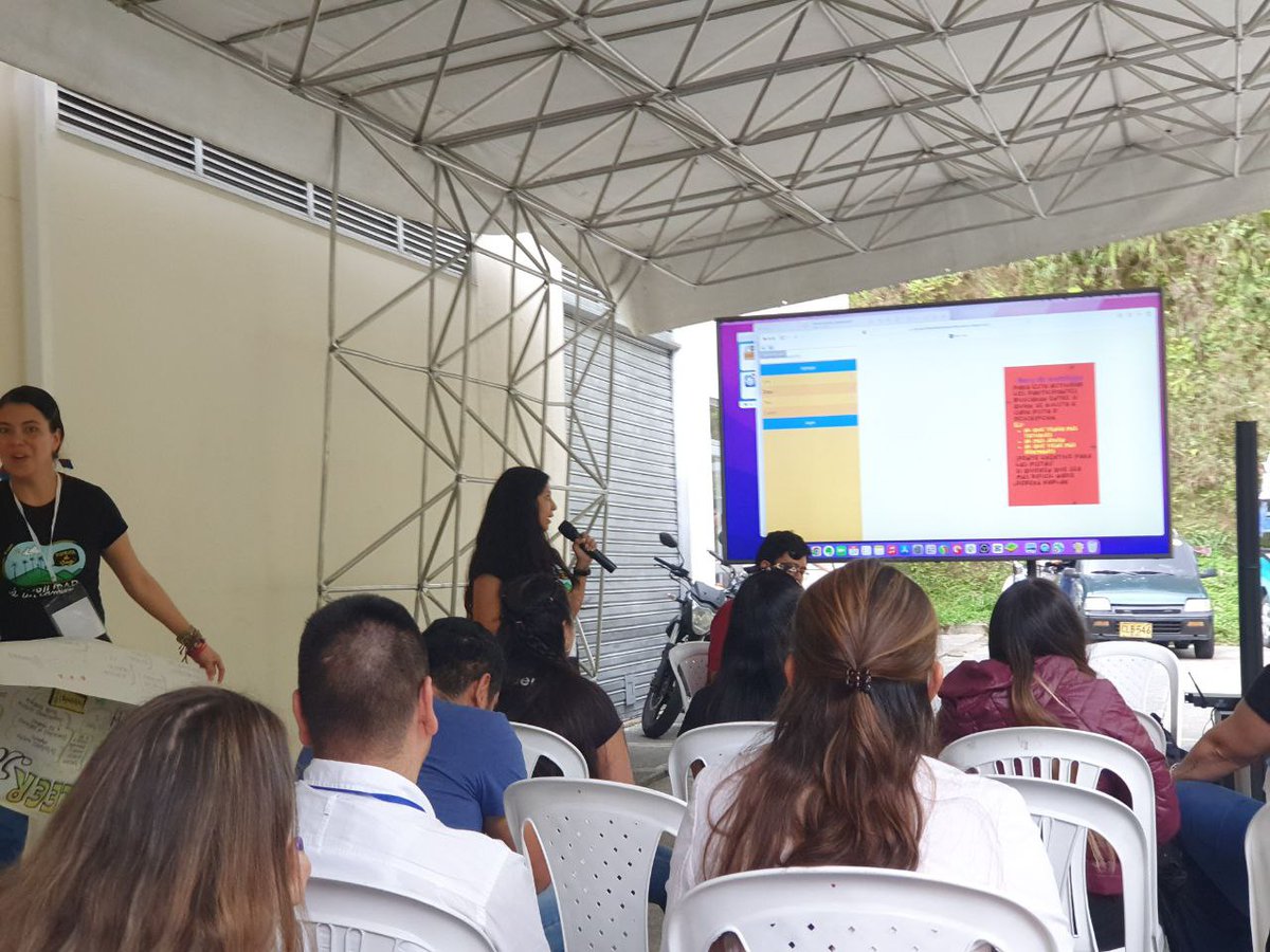 kleer_la's tweet photo. 🚙#rutakleer2022 en #agiles2022
🎙 Charla: "Constructores: Un juego de verdad, reto, trivia y desafíos para equipos" Eileen Núñez
 
#agileslatam2022 #agileslatam #AgilesLatamColombia https://t.co/NSzrYrXdwk