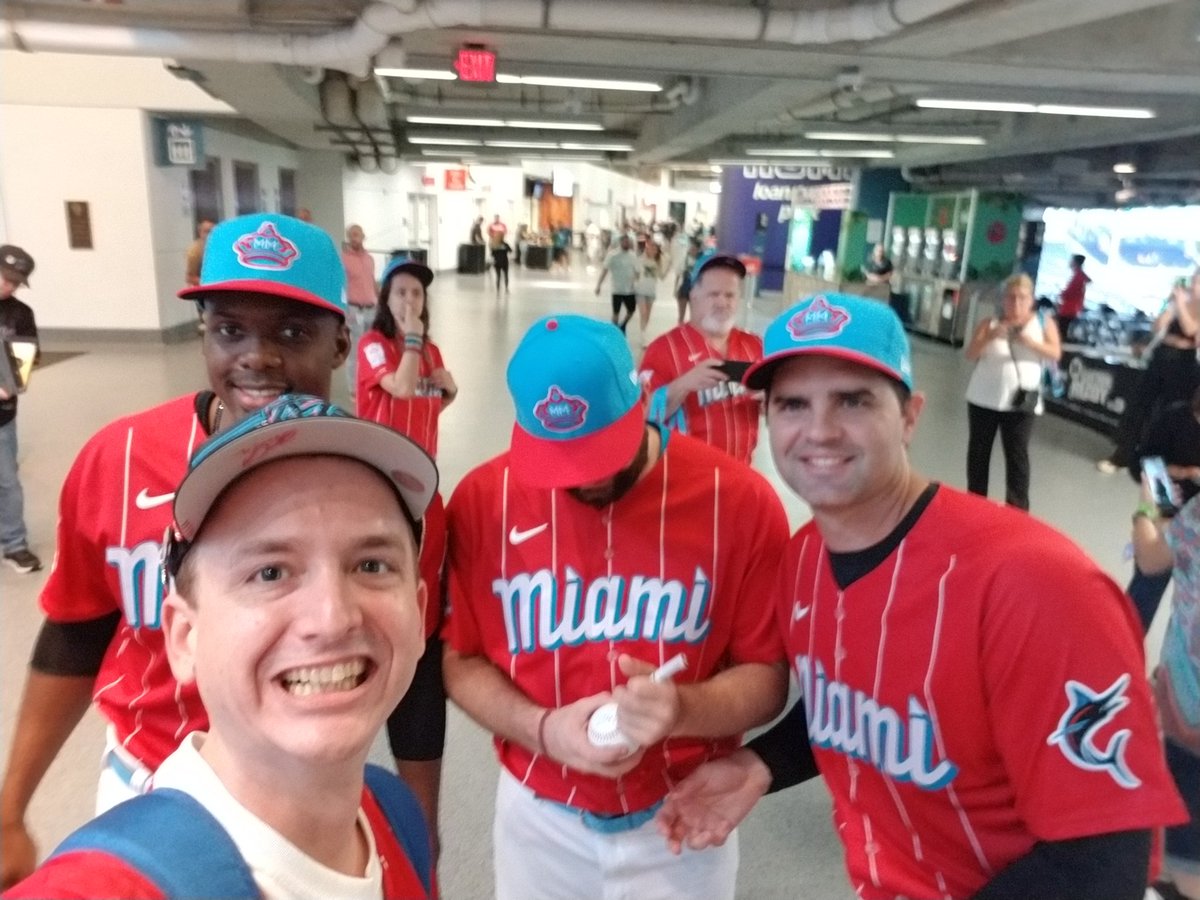 If you know me you know. I am in heaven right now! @Marlins @loanDepotpark #LETSGETLOUDER #makeitmiami @LoudMarlinsFan @nickmil17