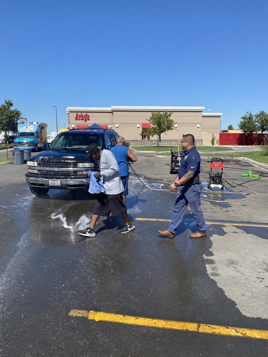 CMNatUCDavis's tweet photo. Do we have a deal for you! A Kona Ice, a car wash and a chance to help hospitalized kids 👍 Sounds triple good, right? Then visit @LovesTravelStop in Lodi today to support @CMNHospitals @UCDavisChildren and kids in our 33-county service area! #fundsstaylocal https://t.co/fRzJRyuw7P