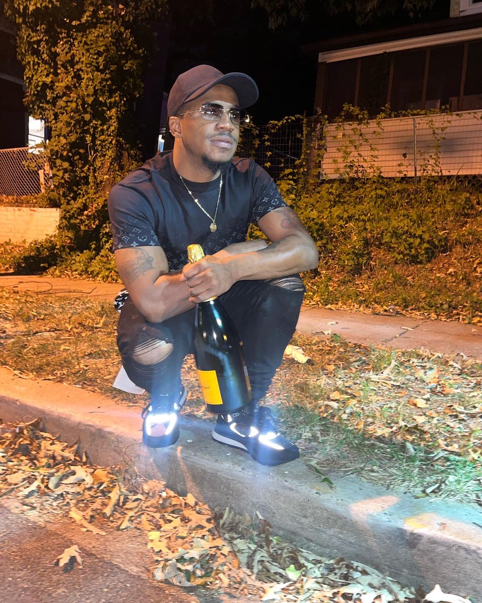 livendmaintain_'s tweet photo. Dirty 30 #Freelilhead 🖤💫 https://t.co/5aPk8HPydq