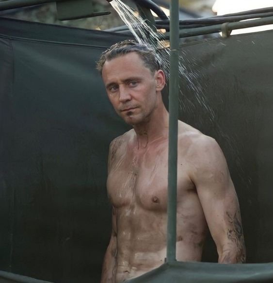 I will never get over this Tom Hiddleston's pic