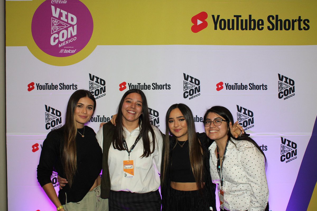 NellyLovesShawn's tweet photo. LAS PERSONAS QUE MÁS AMO EN LA VIDA EN UNA SOLA FOTO. ❤️‍🔥❤️‍🔥@Pochosaurus @danielaacallee @CalleyPoche https://t.co/sAXblK301c