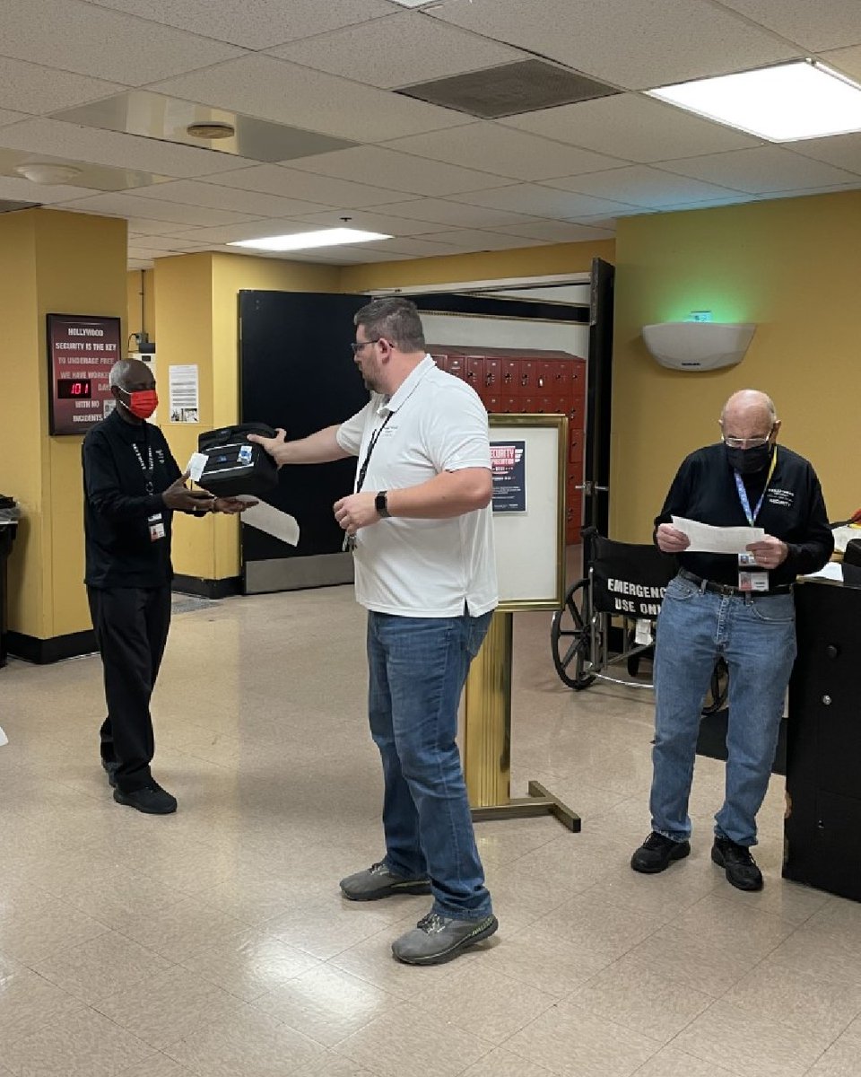 HollywoodSTL's tweet photo. We are so thankful for our #Security team who works hard daily to keep you safe! π We celebrated #SecurityAppreciationWeek this week with fun raffles, prizes. and treats for our outstanding team! #dreamteam #hollywoodstl https://t.co/KKLhhp8Ooc