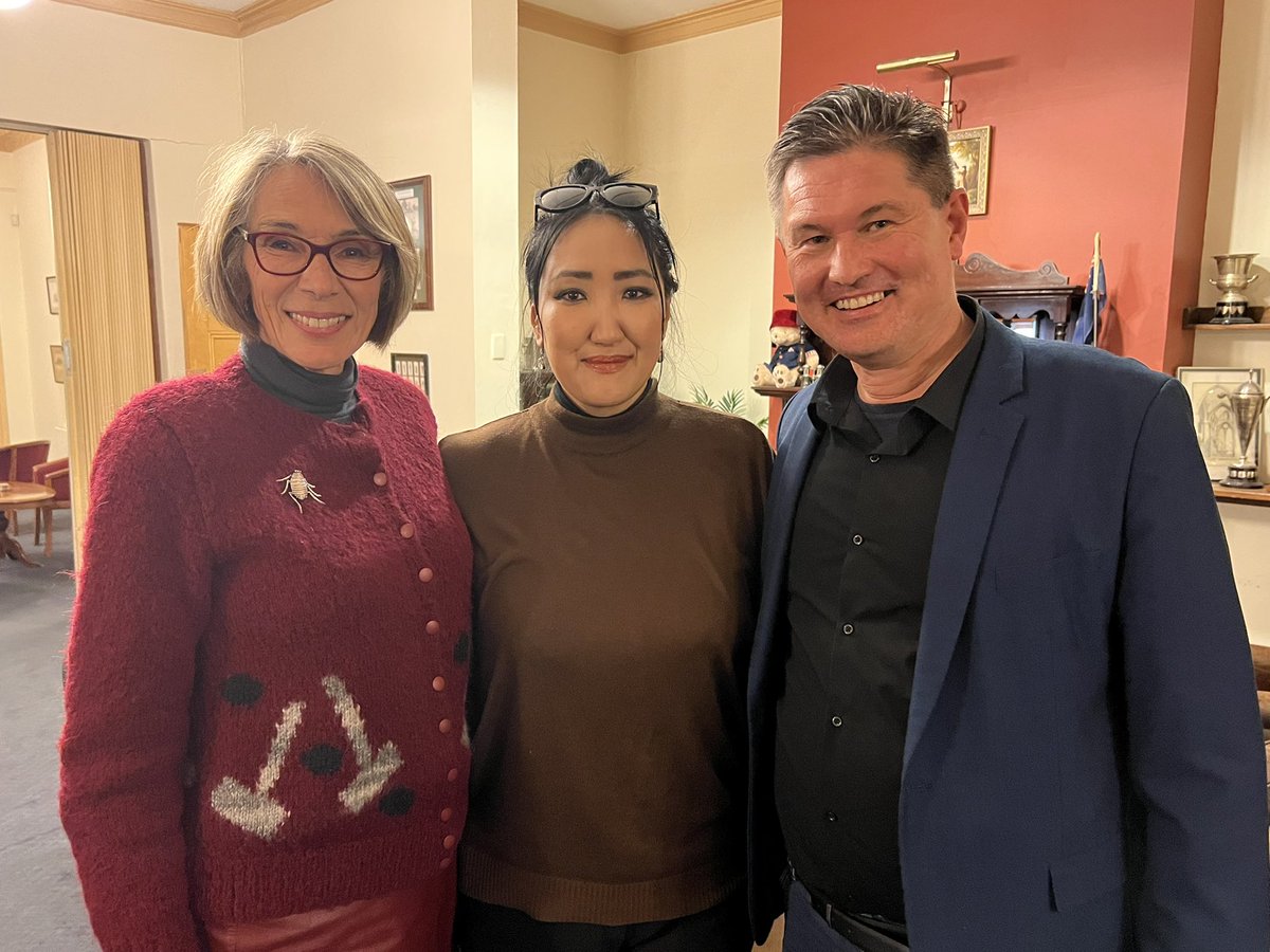 <a href="/PSC_Adelaide/">Public Schools Club</a> fabulous history great hospitality easy parking good company. Check it out. Former home of two Nobel prize winners William ( who built it ) and his son Lawrence Bragg