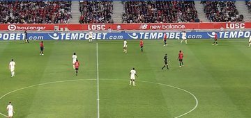 Elif0272's tweet photo. #tempobet https://t.co/JyX56WS0Wd
🏟️Bu heyecanlı karşılaşma boyunca, stadyumdaki panolarda yer Tempobet yerini aldı. https://t.co/Fuv16xQ39E