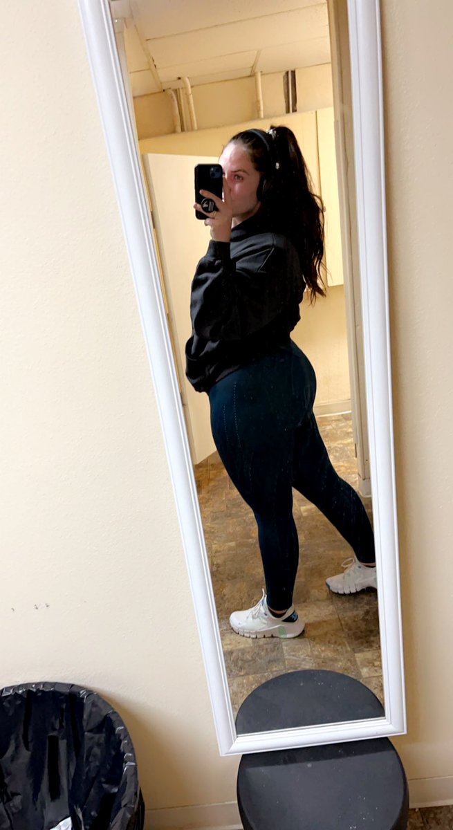 FindleyKara's tweet photo. New low weight in and hit PRs today. Wooooo, we still feel like trash. https://t.co/im8ugDjK55