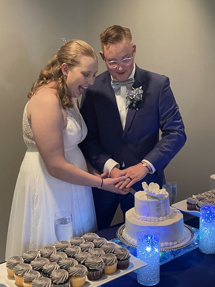 MJChemistry's tweet photo. At 2:21 today my baby girl said “I do” and became Mrs. Smallidge. Congratulations to the newlyweds. Love you both. #GainingASon https://t.co/EwIMpuK0dQ