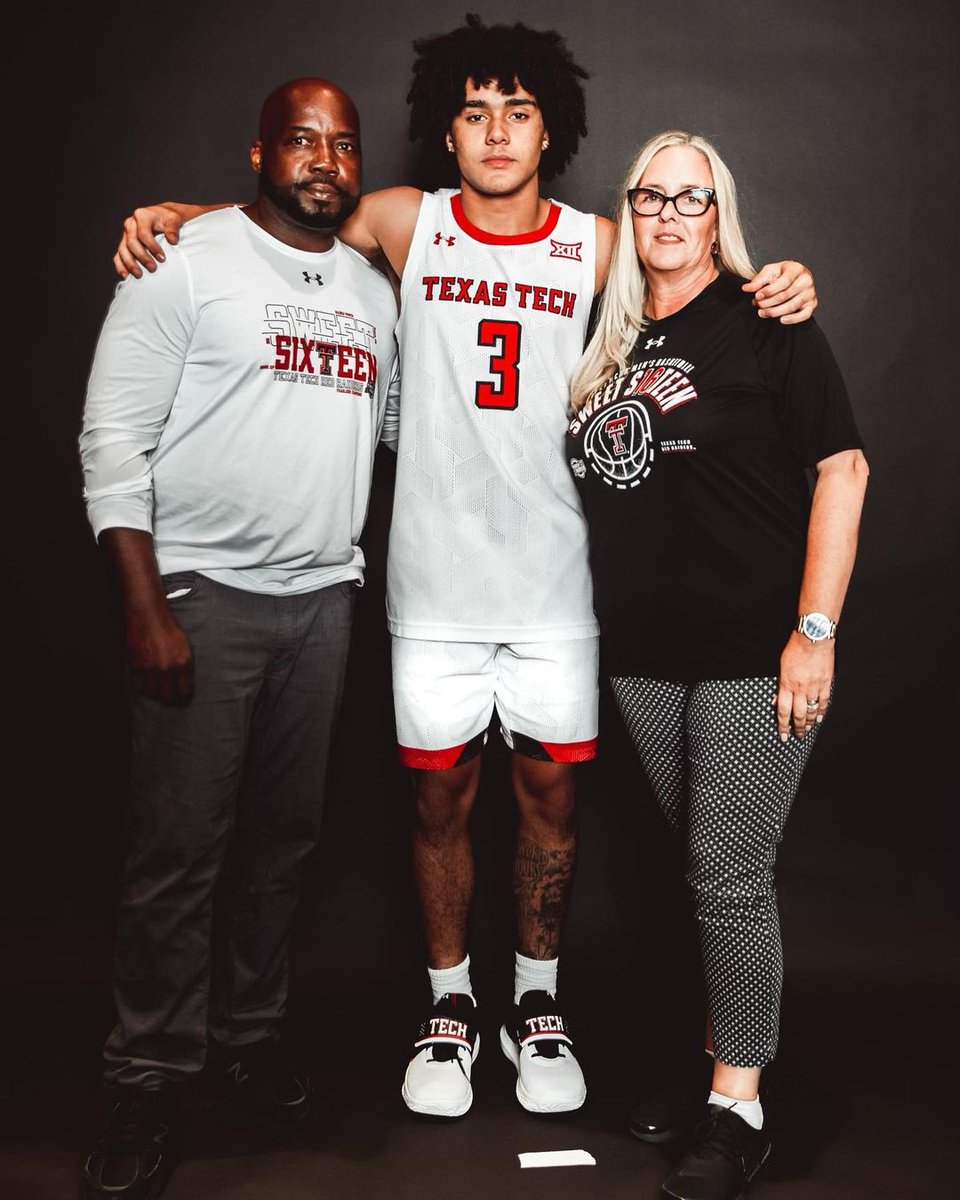 brhoops's tweet photo. 2024 Five-star Elliot Cadeau took his official visit to Texas Tech👀🔥 

Y’all trynna see the him hoop for the Red Raiders?! @ElliotCadeau https://t.co/kHtBUpA3Bp