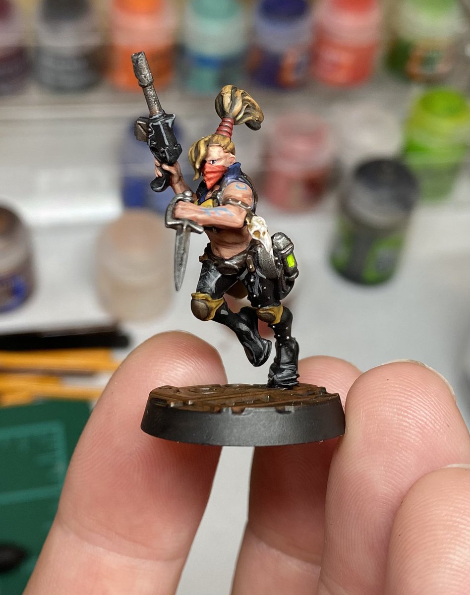 Yanarfal's tweet photo. First of my Escher done! #necromunda #WarhammerCommunity #warhammer https://t.co/nUNO6yrs8W