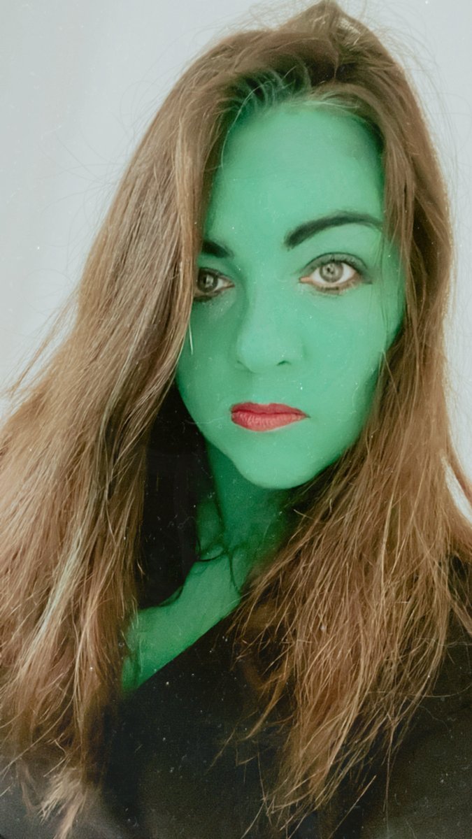 lulupoppies's tweet photo. #Wicked #WickedMovie It's good to remember to defy gravity 🌪🧹💚🍀 #Elphaba #GirlPower #inspiration #HiDirector @jonmchu I'm ready to play 🙂 https://t.co/a5SiZQTekW