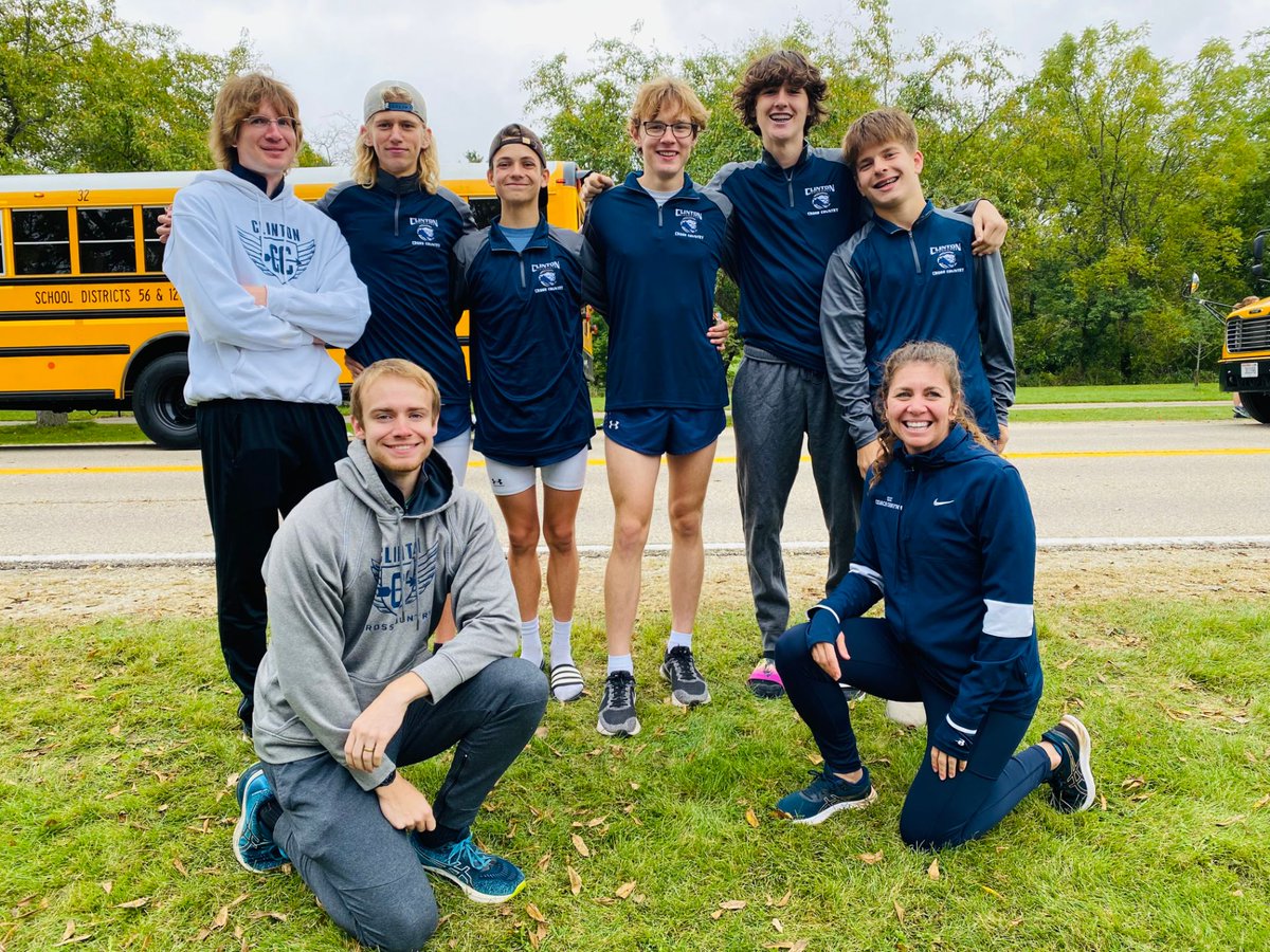Clintonmenxc's tweet photo. What an Amazing day for our guys at Midwest! They finished 15th out of 48 big schools and the top D2!Quinn Mccabe was our only medaler finishing 28th(1632)Reagan Flickinger (1655) Oliver melson (1706) and Dylan Yurs (1740) also had amazing races! Great job by everyone today! https://t.co/01wKNzOB1D