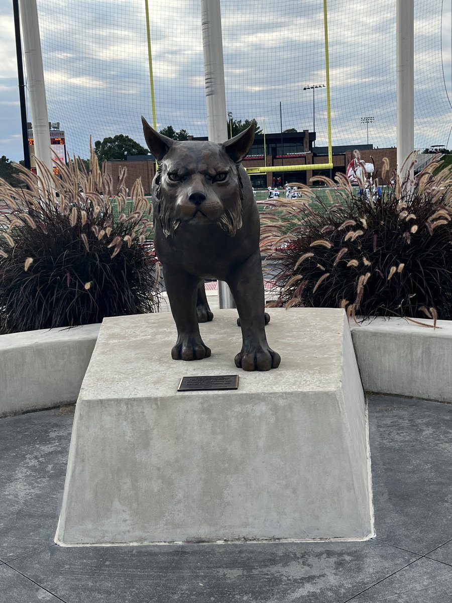 Mitchell934's tweet image. Had a great game day visit at ⁦@IndWesleyan_FB⁩ today! thank you ⁦@Coach__AT⁩ , ⁦@Coach_Langs⁩ , and ⁦@CoachBeyerIWU⁩ for the invite!
⁦@TCTigerFB4Life⁩ 
⁦@TheSupercop2366⁩