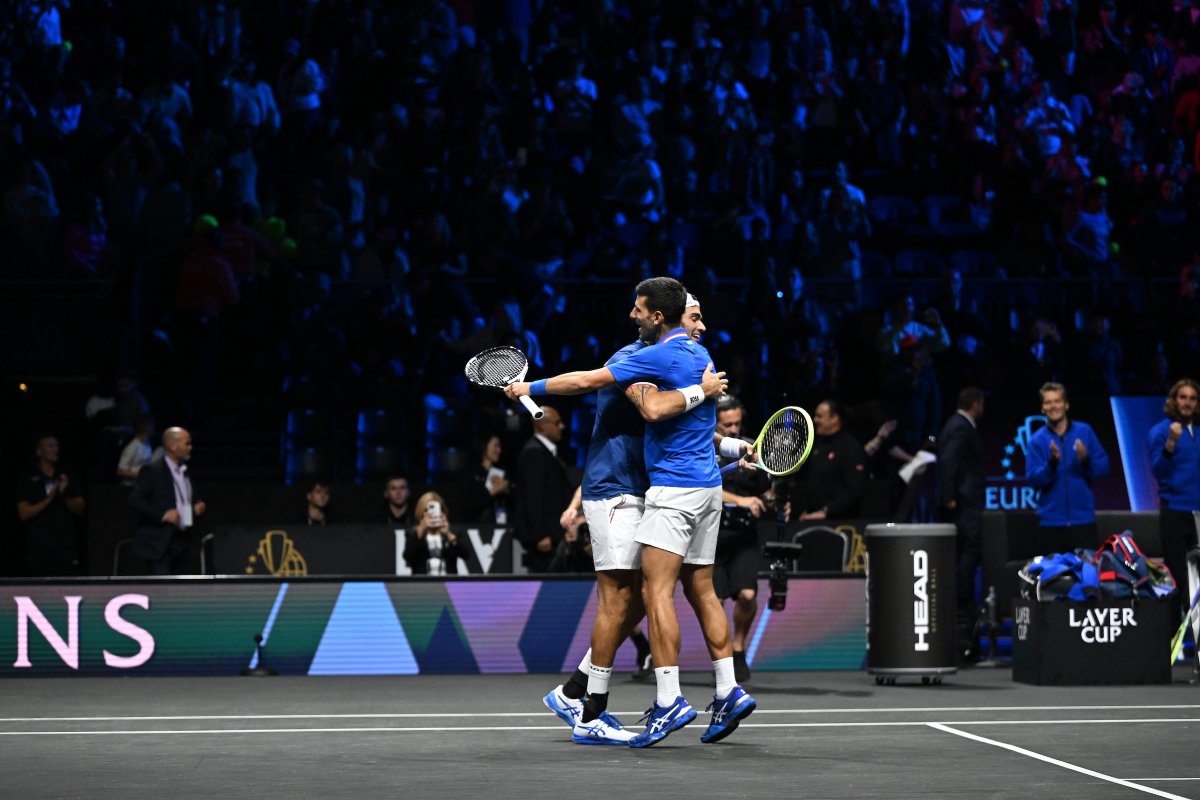 LaverCup's tweet photo. It was high-flying doubles drama tonight. 

#LaverCup https://t.co/H5oHdSHxlv