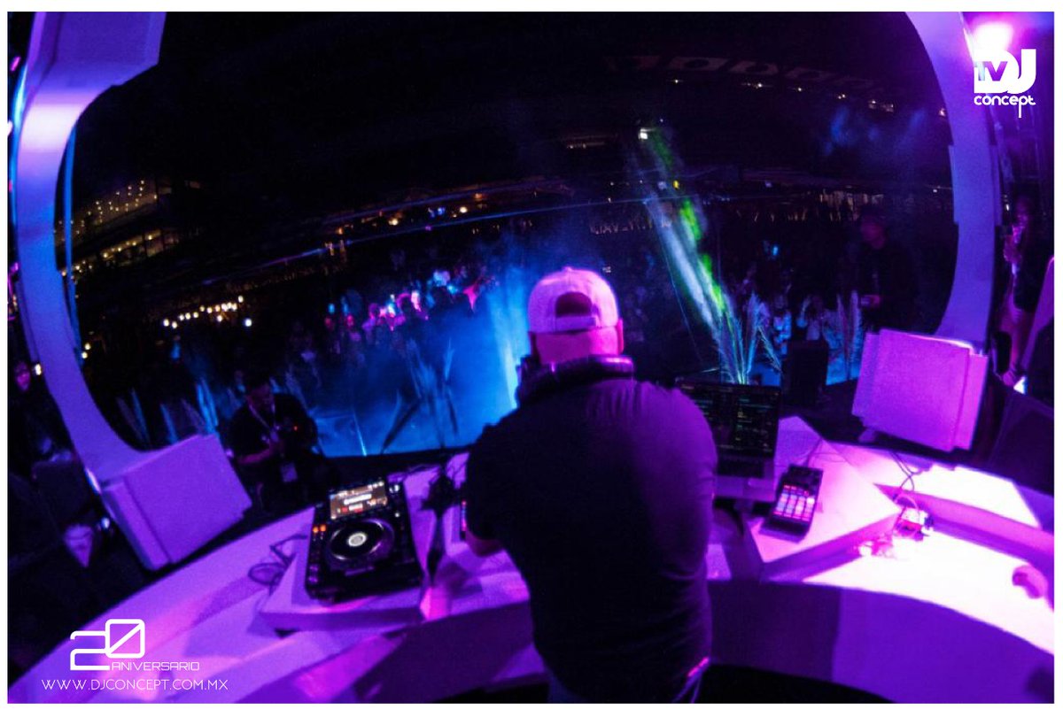 DJCONCEPTTV's tweet photo. Era una noche muy nublada de septiembre, pero sin humedad  en el ambiente, excepto la que emergía de la piel de los cientos de asistentes que disfrutaban de la experiencia de un grande entre los grandes: @DannyTenagliaDJ 
 💿: https://t.co/noHyYTIHWi
#DJConceptMag #HouseMusic #DJ https://t.co/Tml3ABN25Y