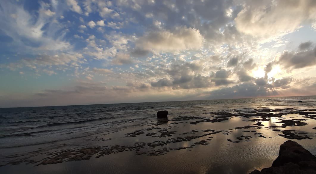 Happy weekend everyone💜
Disconnect to find joy in simple pleasures ☀️🌊