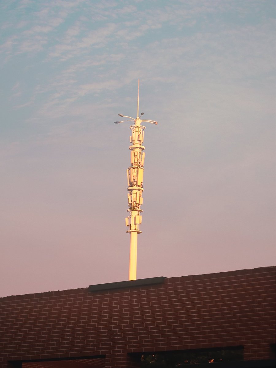 XufanGuo's tweet photo. fall in love with signal towers
#tower https://t.co/fpTd2hfu1q