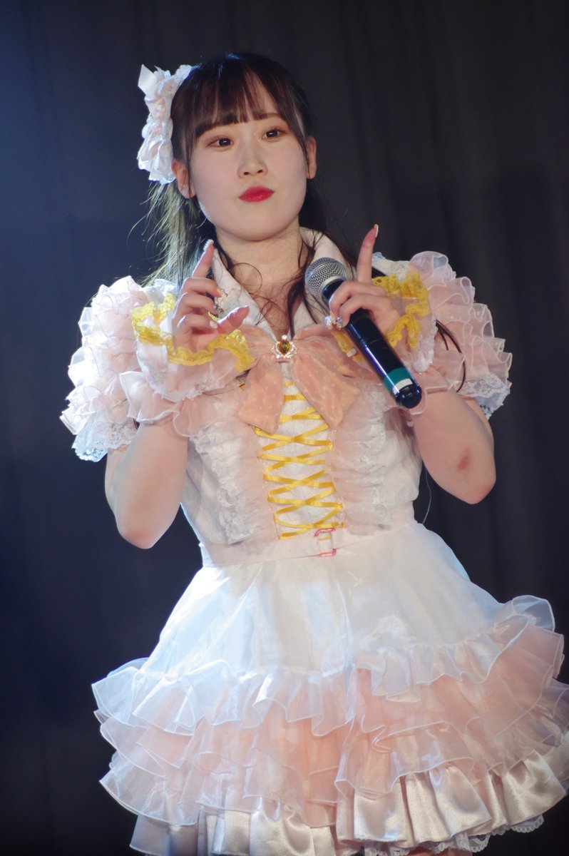 mugennkidou4444's tweet image. ２４日　ＣＯＳＭＩＣＬＡＢ
◇ｐａｍｐｌｅｐｏｐ
●絶対独占主義
●トップバッター
●みるみる夢見る
●ロマンスは言えないまま
●フツーに奇跡

レポートは下記のとおり
mixi.jp/view_diary.pl?…

#ＣＯＳＭＩＣＬＡＢ
#ｐａｍｐｌｅｐｏｐ（@pp__info）　
#森元彩乃
#下司萌
#恋未のどか
#甘夏あも