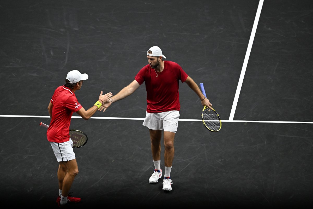 LaverCup's tweet photo. It was high-flying doubles drama tonight. 

#LaverCup https://t.co/H5oHdSHxlv