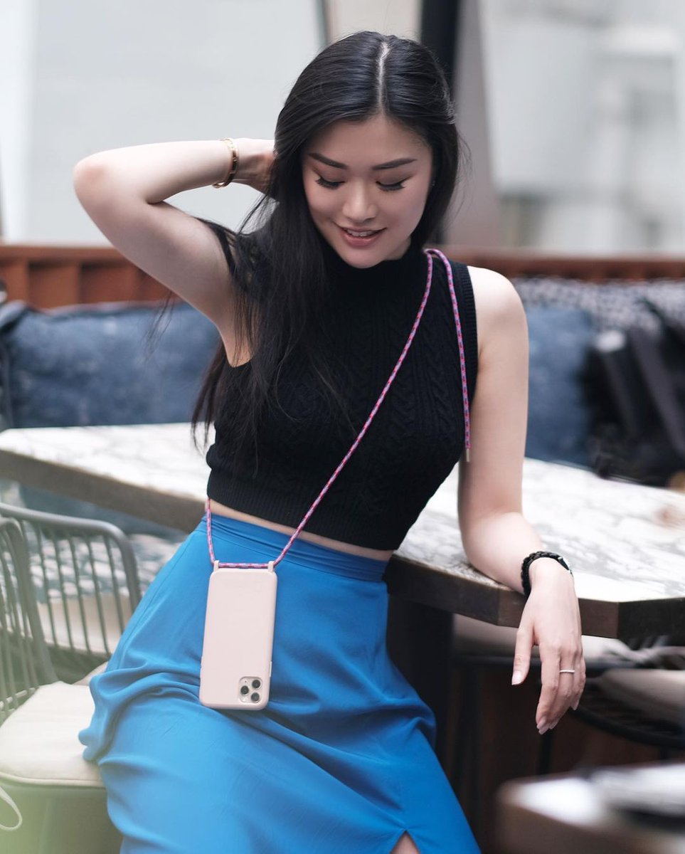 To this day, everything I do is based on what I truly love. This should be the most important thing not only for me, but for each of you as well.
You think you like money, but in fact it's an illusion. Think about it, why do you want money? What do you want out of money?