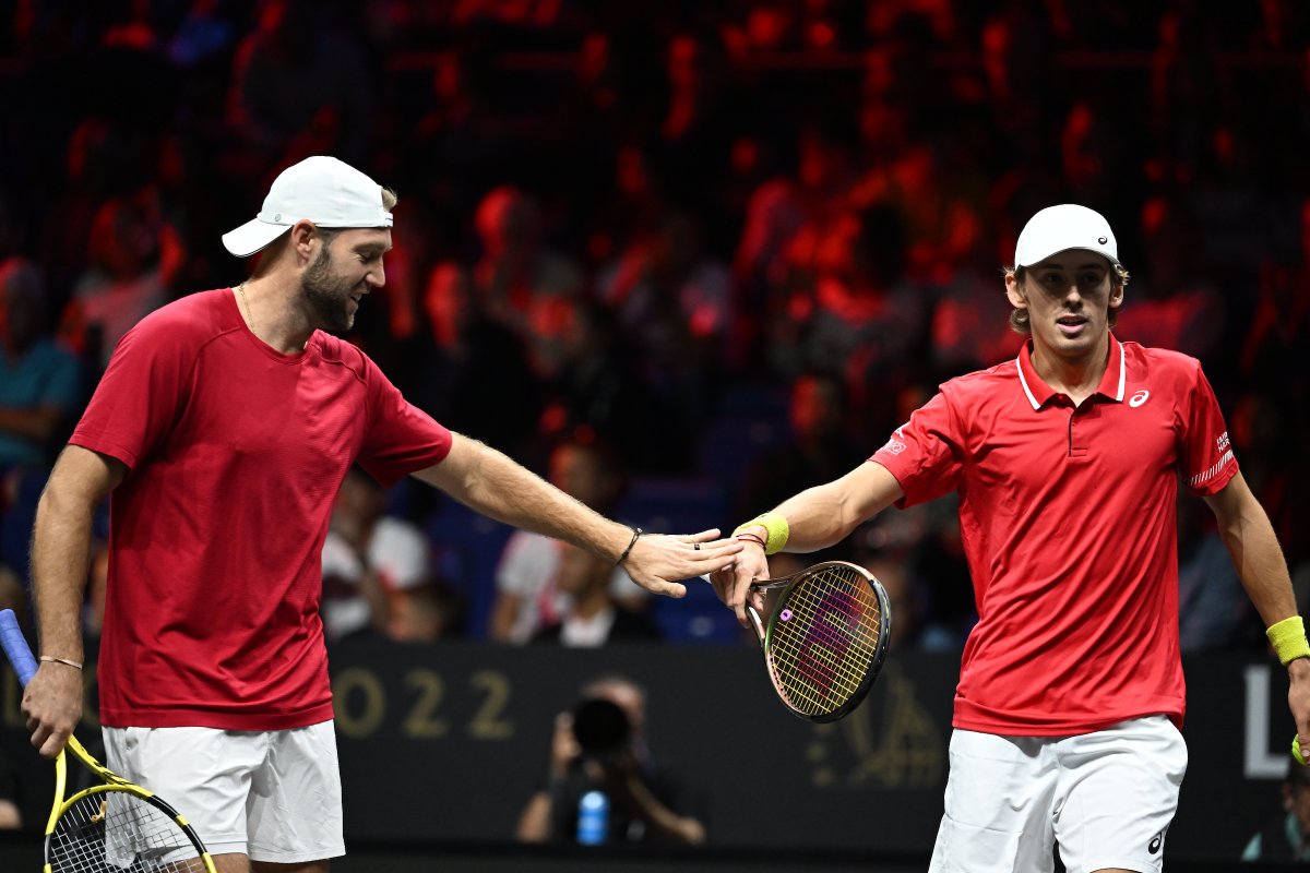 LaverCup's tweet photo. It was high-flying doubles drama tonight. 

#LaverCup https://t.co/H5oHdSHxlv